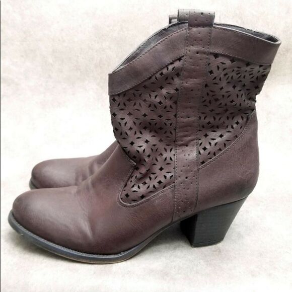 Falls Creek Brandy Booties! - Picture 9 of 11